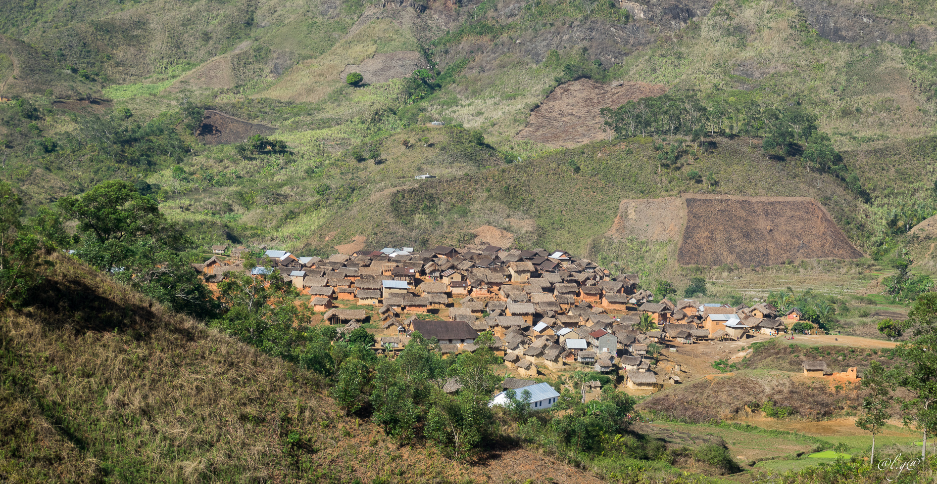Départ du village d'Ampasinambo