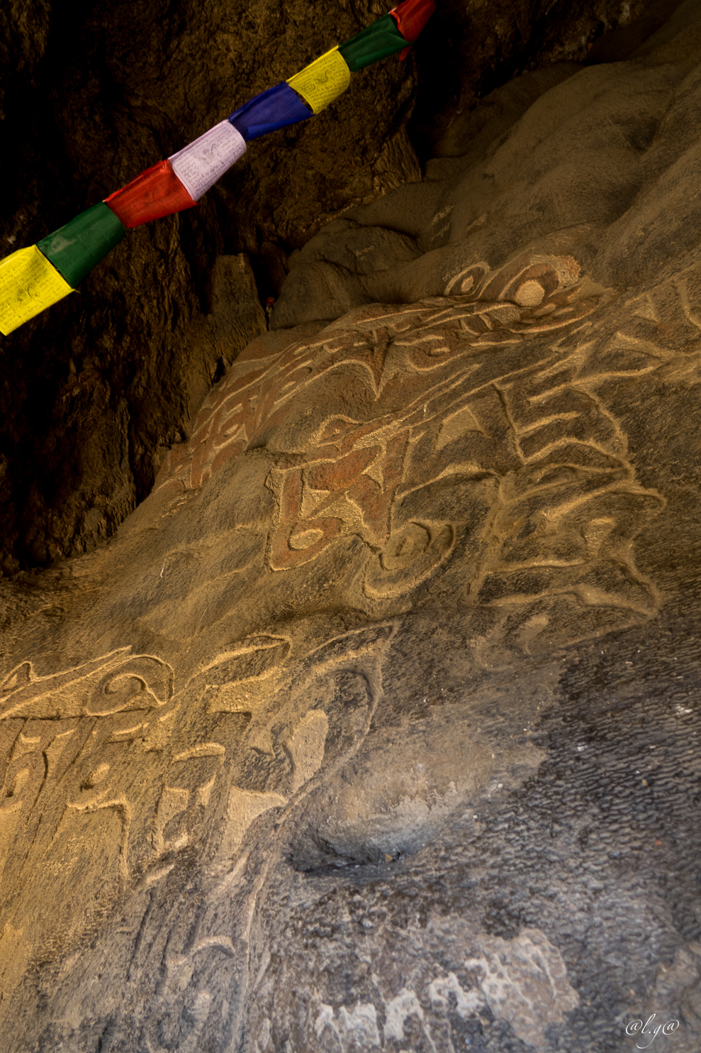 Chungsi Cave (3440m) : Gravures boudhistes