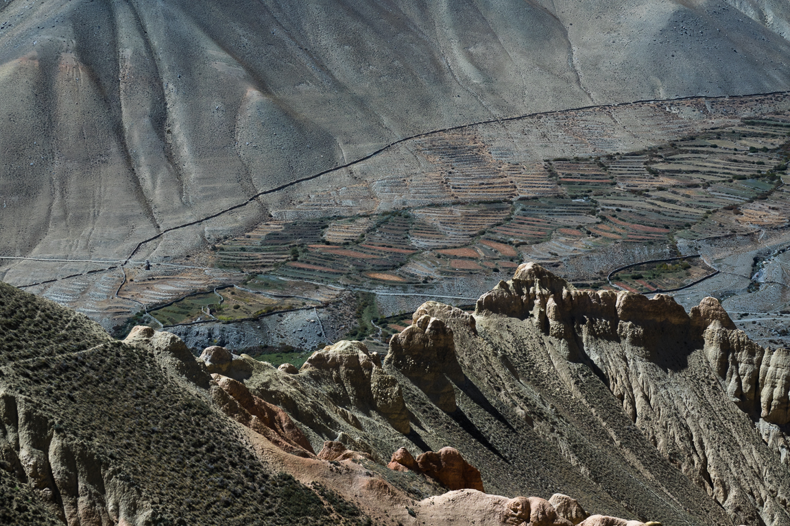 Les falaises de Dhakmar : Sur la crête