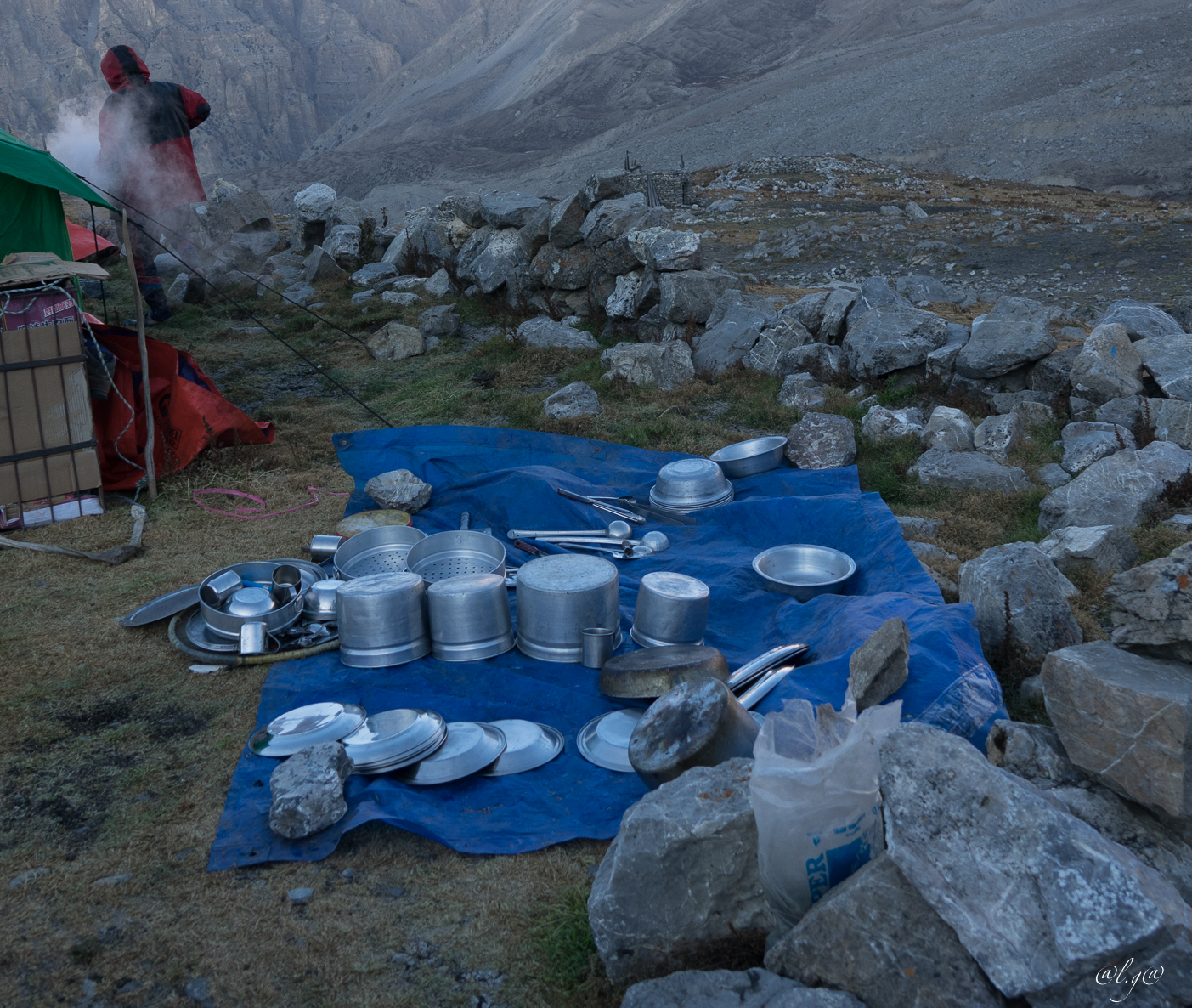 Campement : Ustensiles de cuisine à Gayu Karka
